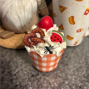 Faux Picnic Cupcake Dessert for Tier Tray